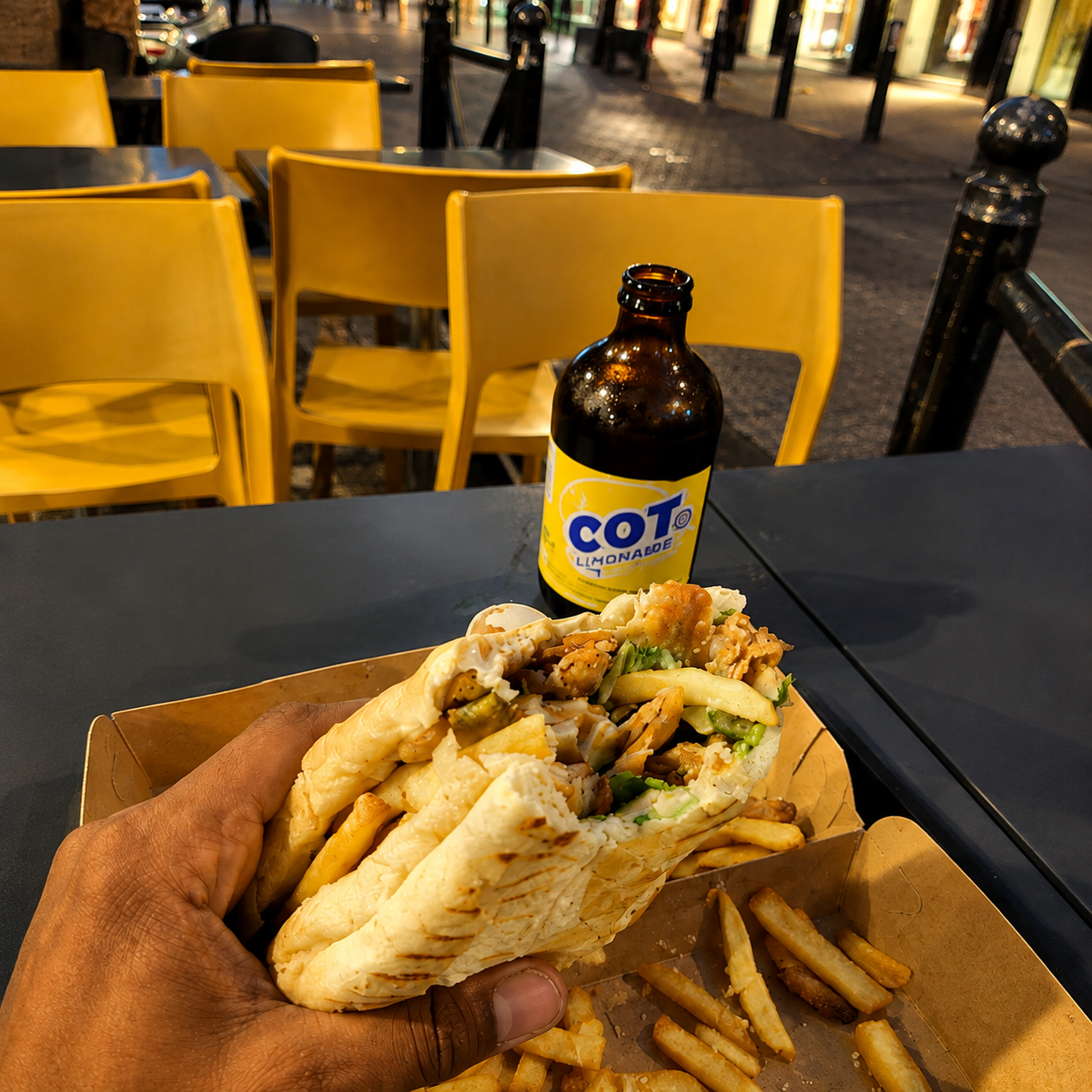 Sandwich kebab avec frites de L’Original Kebab à Saint-Pierre